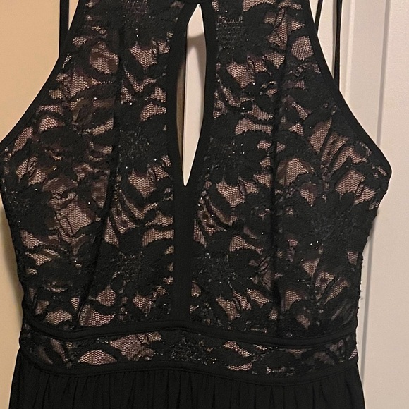 Morgan & Co Black Sleeveless Lace Cocktail Dress - Picture 3 of 3